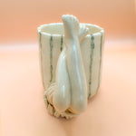 Load image into Gallery viewer, Taza Asa Honguito con piernas
