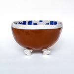 Load image into Gallery viewer, Ensaladera - frutero circular con piecitos Baditas azules
