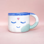 Load image into Gallery viewer, Taza con asa - MI ALMA ESTÁ EN CALMA- corazones
