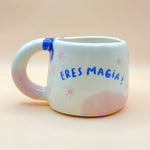 Load image into Gallery viewer, Taza con asa - ERES MAGIA- Tercer ojo azúl
