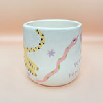 Load image into Gallery viewer, Taza edición especial - YO SOY DIOSA TODO PODEROSA - tigre
