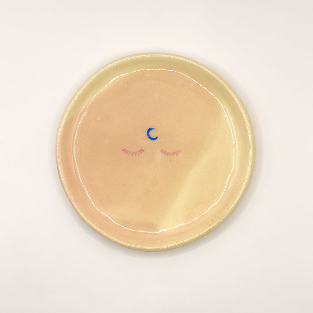 Plato chico -OJOS CERRADOS- luna con rosa